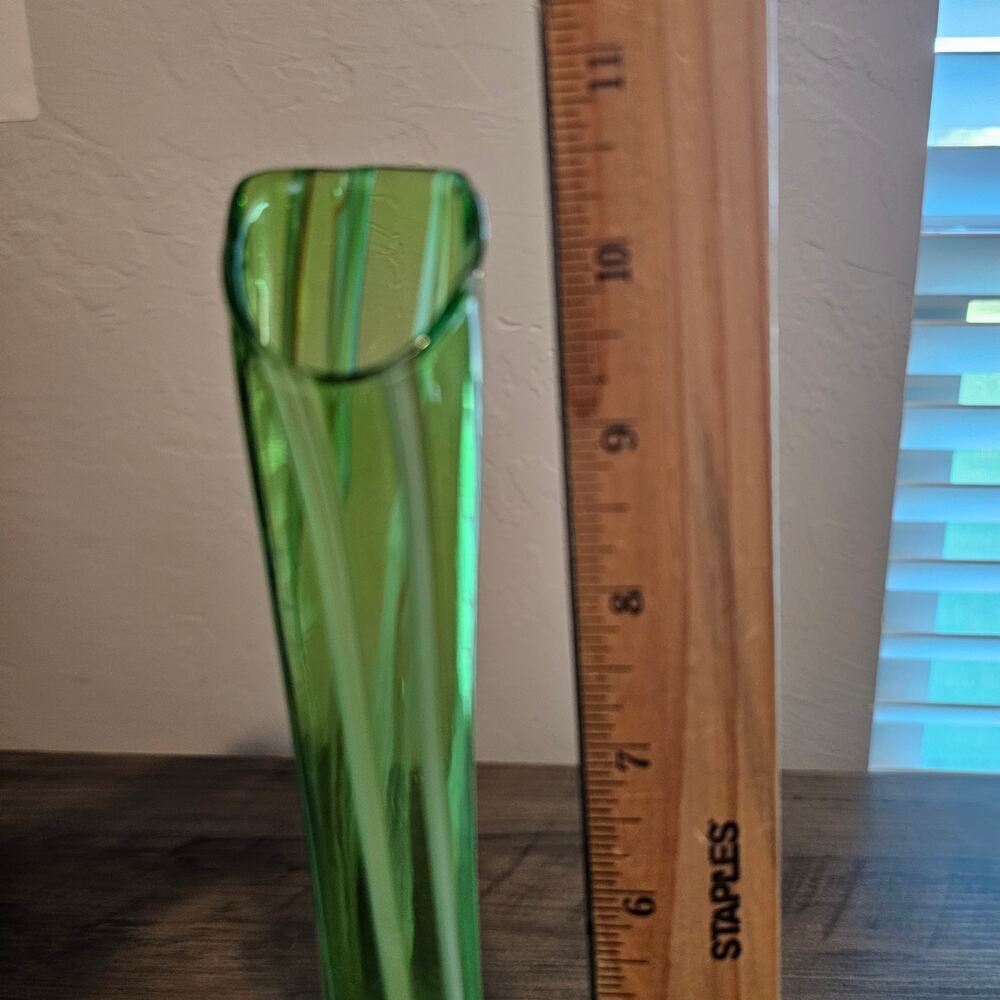 Vintage MCM Hand Blown Glass Stretch Bud Vase 10.5" Green Art Decor 1960s Mod - Picture 13 of 15